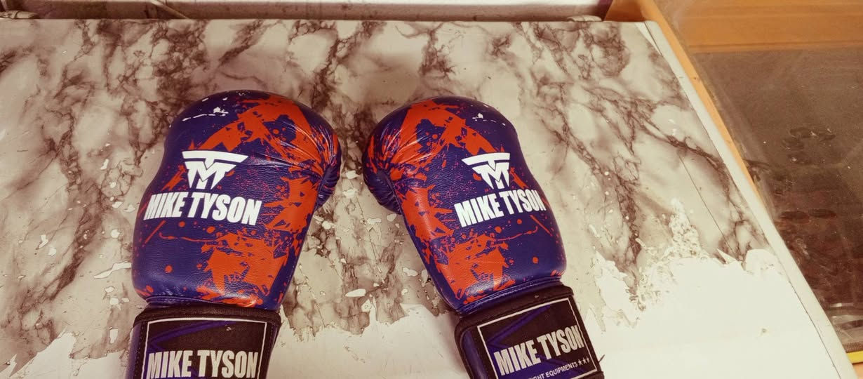 سلام عليكم شباب كفوف ملاكمه البيع السعر 35 و بي مجال الستفسار الرقم 
***********
***********
