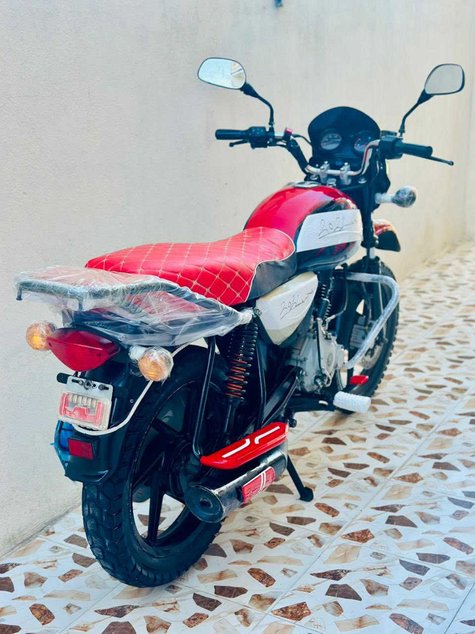 بوكسر موديل 2021.         ***********
وراق اصوليه مكفول من كلشي السعر 975 وبي مجال 
للمراوس هم مكاني ديالى الخالص
