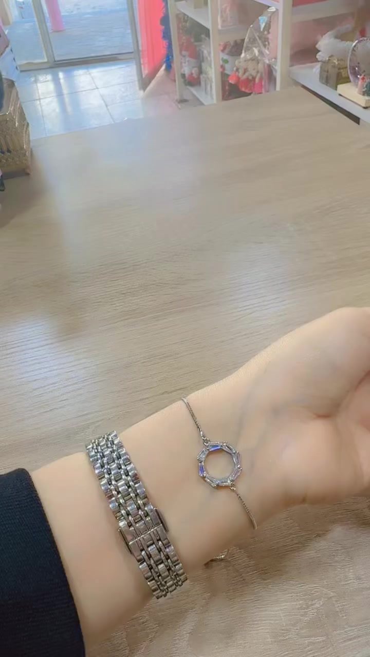 غصن للورود 🌸 الطبيعي والصناعي العنوان المحمودية مقابل مصرف بغداد الاهلي ***********
