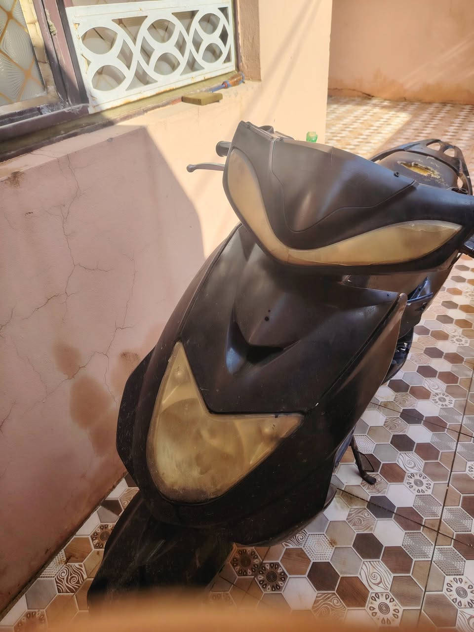 السلام عليكم دراجه للبيع سكنس كهربائيات شغاله كفرات يرادله ترتيب دراجه نضيفه المكينه نضيفه النقص هندر و باتري فقط الموقع ديالى بعقوبه شارع الحسينيه المفرق قرب مدرسة الصفوه *********** السعر 150 بيه مجال قليل
