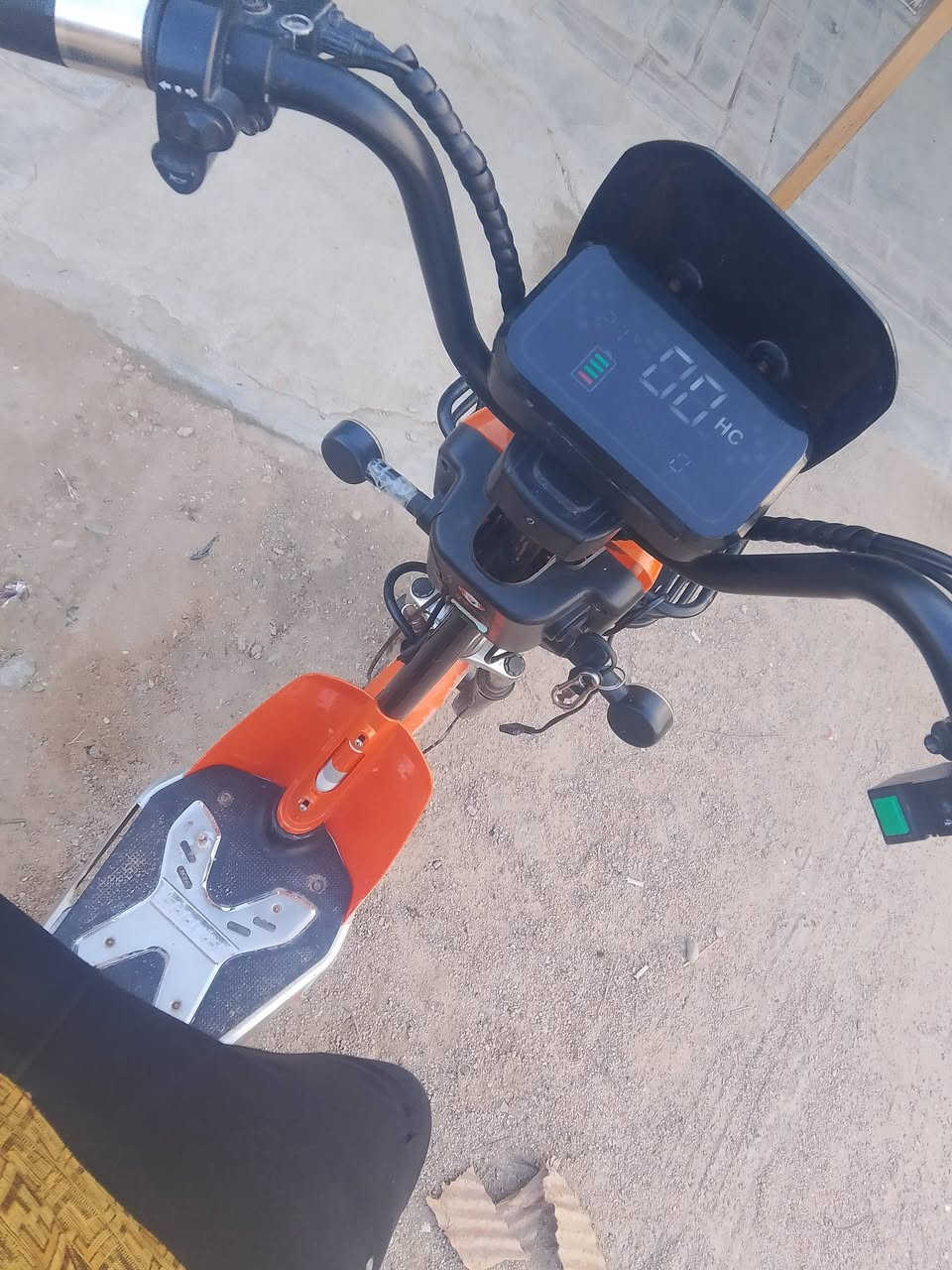 السلام عليكم بايسكل حجم 20 مكاني كربلاء السعر 325 وبمجال بسيط السرعه الحقيقي 60 يمشيك 20 كيلو ***********
