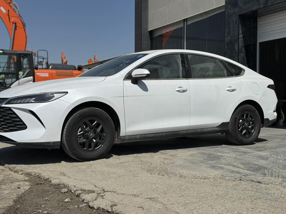 السلام عليكم  BYD 2026 فول مواصفات وزيرو مرقم بغداد بسمي السعر ١٣٣ ترهم بيع او مرارس مكانهه بابل للاستفسار ***********//***********
