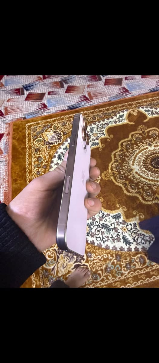 سلام عليكم جهاز ايفون 16 برو ماكس جهاز بعد جديد مستخدم قليل مشحون 122 مره والبطاريه بعده 100 جهاز كلش نضيف سعر مليون 400 يعني 1400 مكان بغداد جميله وهاذا رقم وتساب ***********
