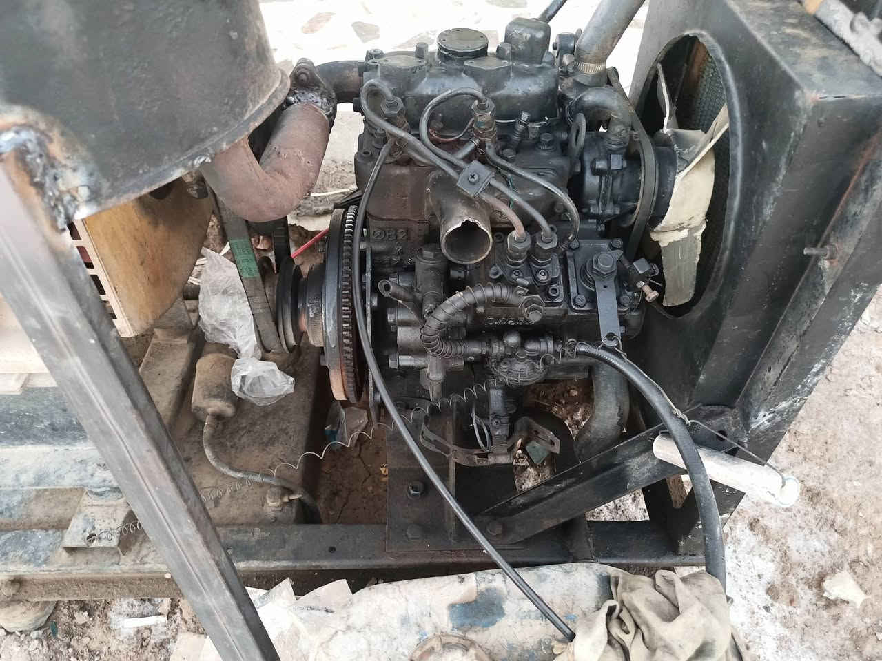 سلام عليكم ..
للبيع
مولد كابوته 2 بستم بيه خيط بخار شغالة توليد صيني 7.5 KV السعر 850وبيه مجال بسيط مكاني بابل الكفل 
هاتف /***********
