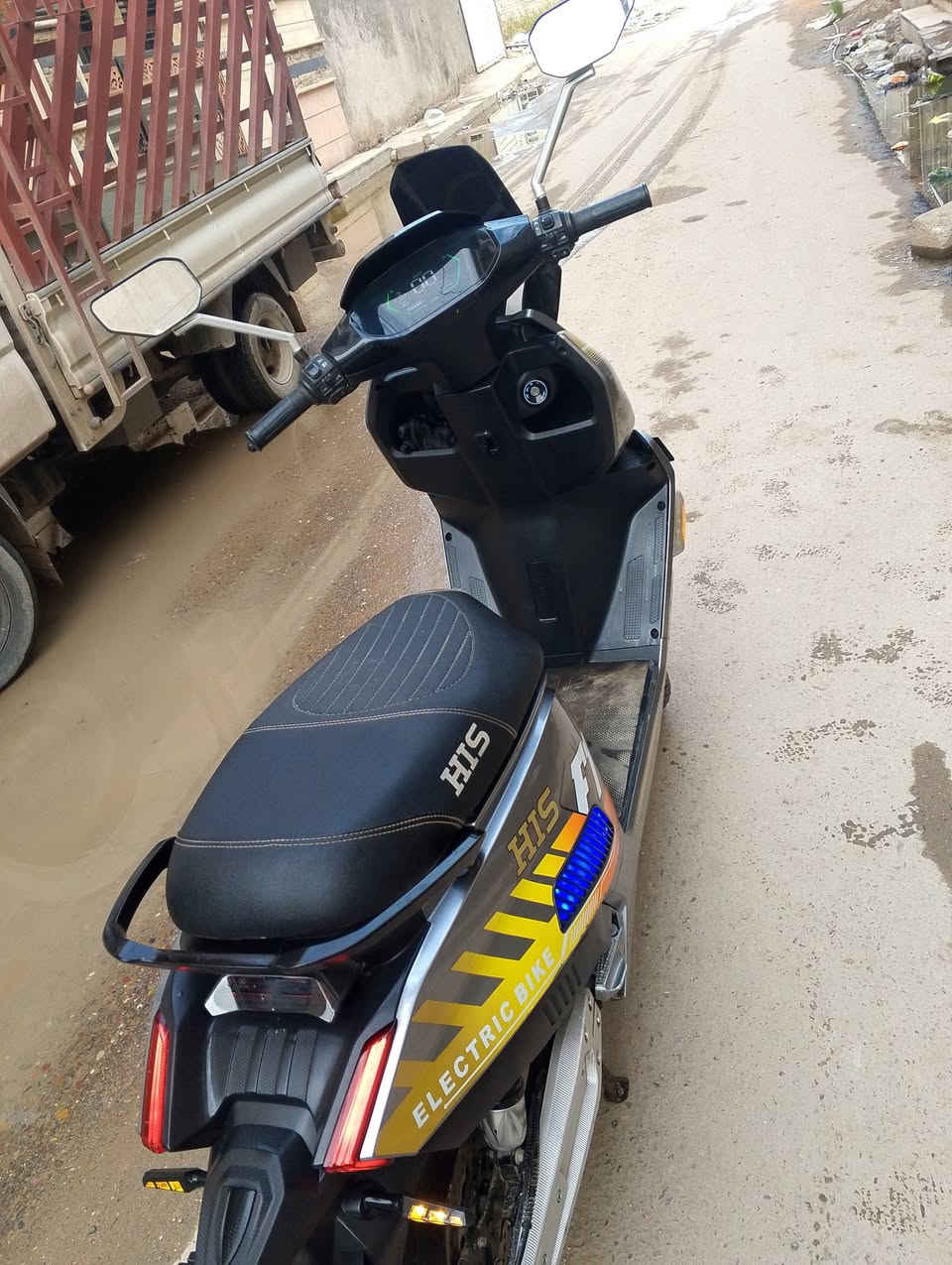 السلام عليكم
دراجه شحن HlS  F1 للبيع 

السعر 800 و بيها مجال 

عدد البطاريات 6 ع فحص 

سرعه 75 حقيقي 

دبل اشاره 

نشره لد بالبجم و صفح 

الدراجه نضيفه حيل 

ملف 3000

بصمه و اسويج 

العنوان بغداد الدورة 
للتواصل *********** بي واتساب
