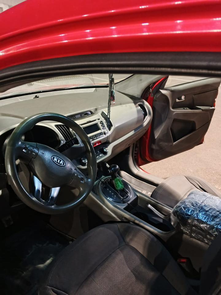 السلام عليكم 
سبورتج خليجي ٢٠١١
محرك 2400
بيها جاملغ وباب اليمنه مصلح ومصبوغ نفسة 
بيها تلحيضات بسيطة 
السعر ١٢٠$وبيها مجال 
تحويل ثاني يوم 
المكان بغداد مدينة الصدر 
مكلف بل نشر 
للاستفسار الاتصال 
 واتس اب***********
واتس اب ***********
