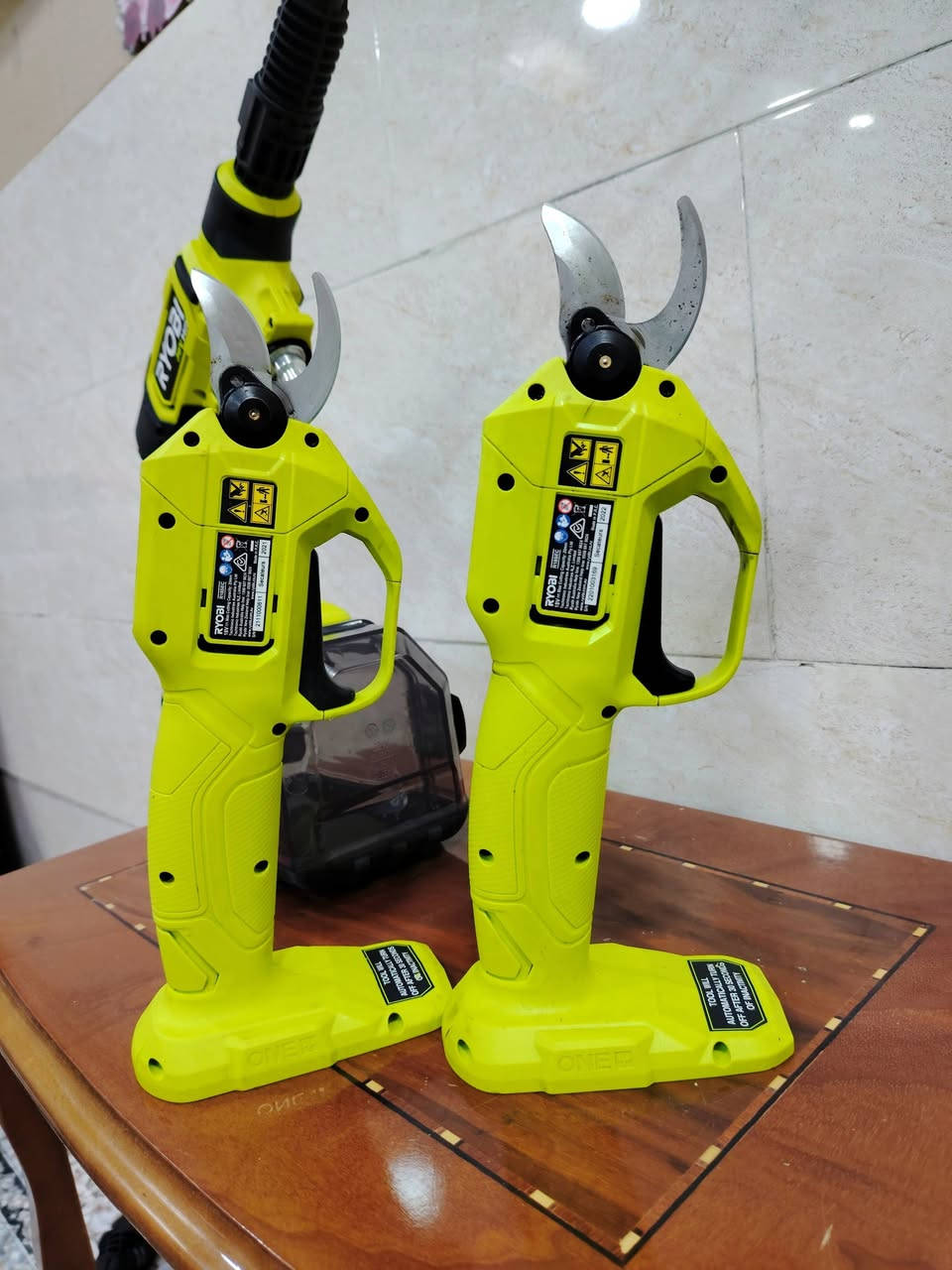 مقص تقليم الأشجار ريوبي ١٨فولت فارغ ٣٥ الف واصل


**إذا كنت صاحب هذا الإعلان وتريد حذفه لأي سبب، رجاءا أرسل رسالة إلى الدعم الفني**