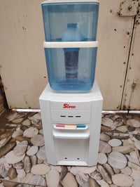 براد ماء • نظيف • موصل