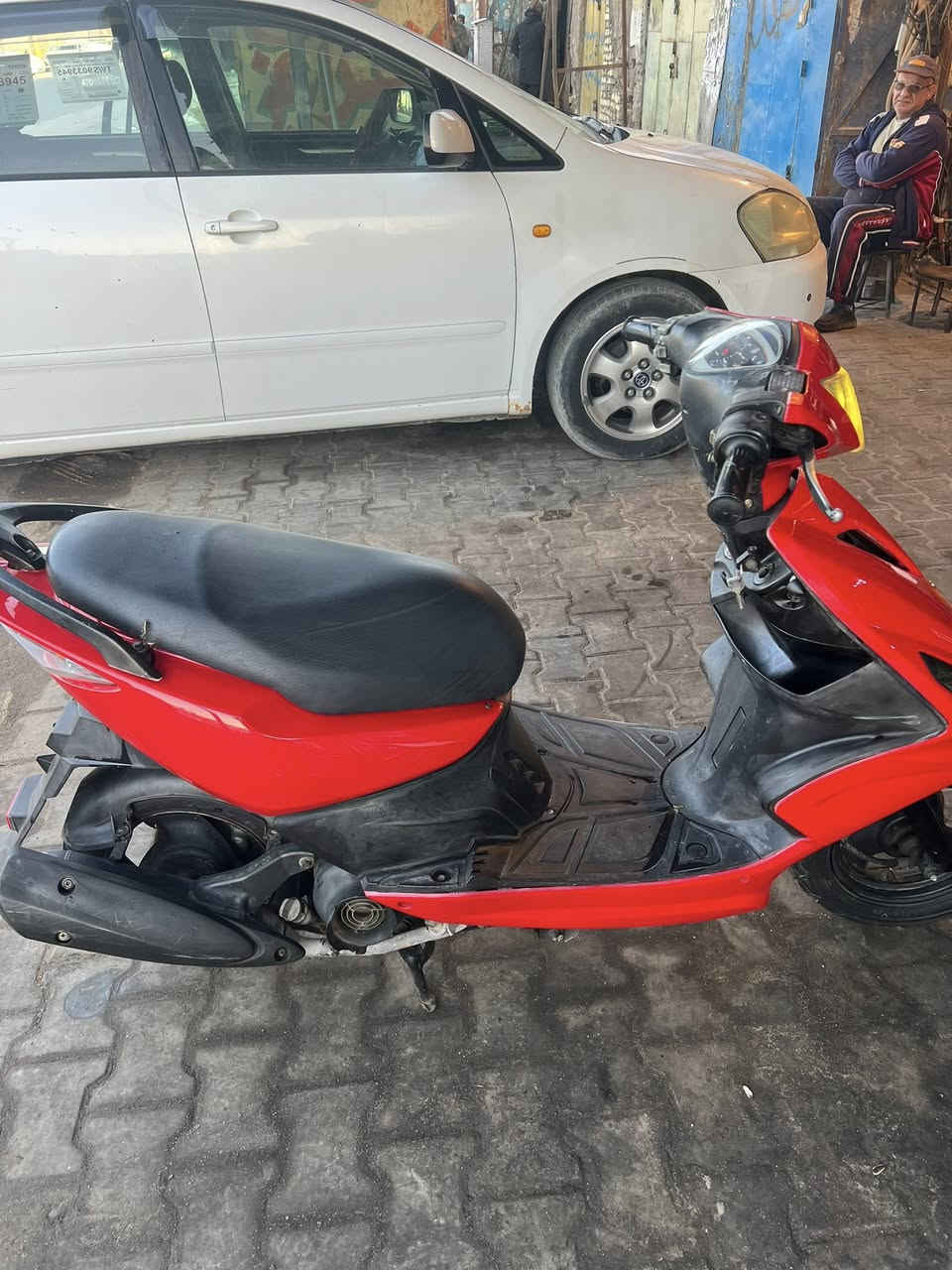 ماكس مضلع نوزل دراجه بلاد مافتوحه صارلها أربع اشهر من نزلت من رمبه 
كلشي بيها شغال كهربائيات اشاير سلف لايت كفرانها لبلاديه موجوده بس كفر كدام 
مكسور سعر 900رقم ***********
