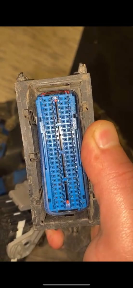 ضفيره كدنزا 2011
شرط اصلية مال تفصيخ من دبي وصيتها نظيفه كلش 
وصيتها من دبي وجان عبالي العطل بلضفيره وطلع الخلل مو بلضفيره وحالياً عارضها للبيع 
العنوان: بغداد / السيدية 
للاتصال: ***********
السعر: 450 وبيها مجال بسيط للشراي
