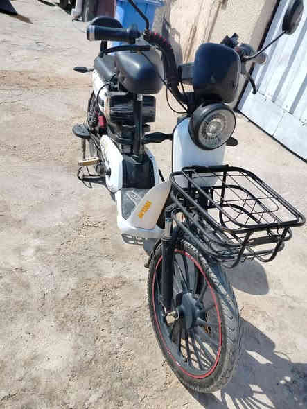 سلام عليكم دراجه شحن حجم 20 موديل 23 مكان بغداد حريه تايرات جدد بريكات جدد بطاريات جدد سعر 250وبيه مجال تواصل***********
