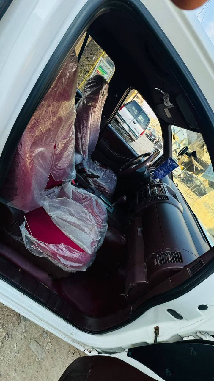 نيفاره موديل 2013  شمالي سنويه 2030 سياره مكينه حاويه  جديده مكفولة بس بارد بيه قليل السياره جاهزه مال بيت الواقع احله من الصور تخم تاير صدر جديد مذب عليه المكان لامين الثانيه قرب اسواق بيت بنيه صاحب اتصل لحد يراسل خاص 
*********** حيدر السعر  135 وبيه مجال بسيط
