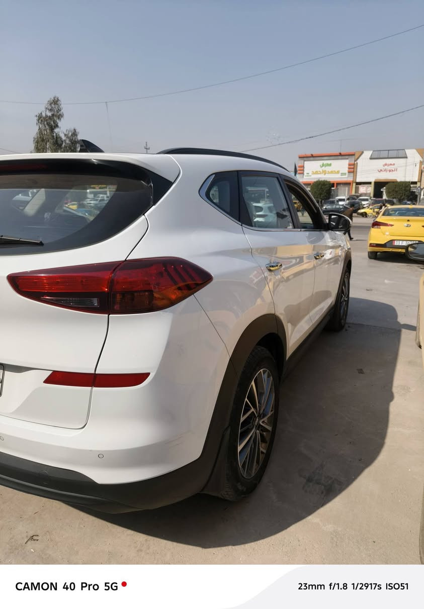 السلام عليكم من رخصت الادمن توسان خليجي للبيع موديل 2019 بيضة السيارة بصمة فتحة شاشة ماشية 70 الف السيارة بيها فقط البنيد مبدل بدون لا ضربة ولا دواخل بجم كبس السيارة بالواقع احلة من الصور رقم بغداد الجديد اشاير بالمري مري ترحيب مكينة 2000 دوش كفالة من كلشي عدة البنيد معروضة 195 وبيها مجال بسيط الاتصال على الرقم *********** مكانها بغداد الشعب
