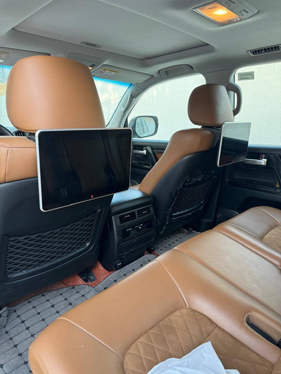 صباح الخير اخوان رمضان مبارك عليكم 
👍✅✅👍
لاندكروزر كراند تورنك
  موديل 21 ماشيه 60 الف مكفوله من كل شي 
سيارة جديده بمعنى الكلمة بغداد وحتى أرقامها حولتهن انكليزيه محرك المرغوب(4600) 8 سلندر 
السعر 560$ وبيها 
مجال ولكل قادم كرامه ويدلل
المكان الديوانيه
 غماس


**إذا كنت صاحب هذا الإعلان وتريد حذفه لأي سبب، رجاءا أرسل رسالة إلى الدعم الفني**