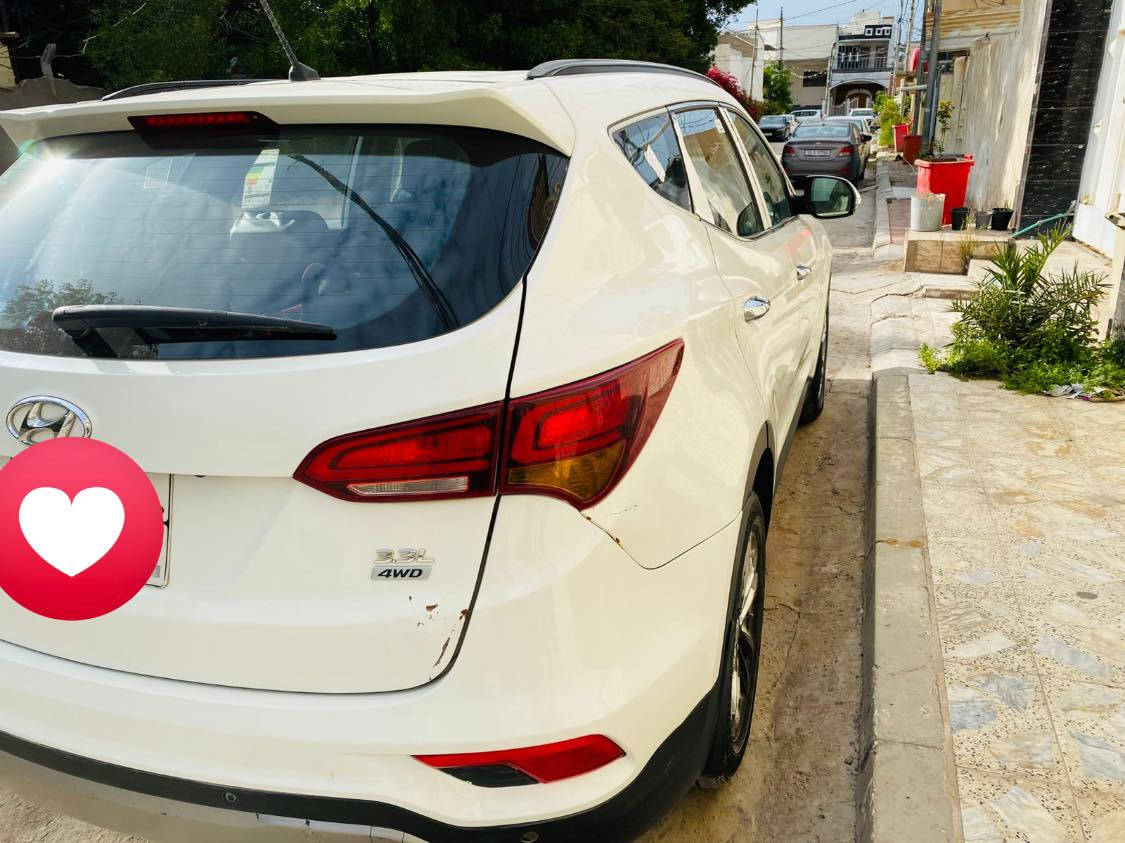 للبيع 
سيارة سنتافي 2016 
لون ابيض 6 سلندر 
ماشية 89 
تبديل باب فقط ( باب تفصيخ نفس اللون) 
شبر صبغ جاملغ الخلفي 
السعر 155 $ 
‭0783 303 8313‬
