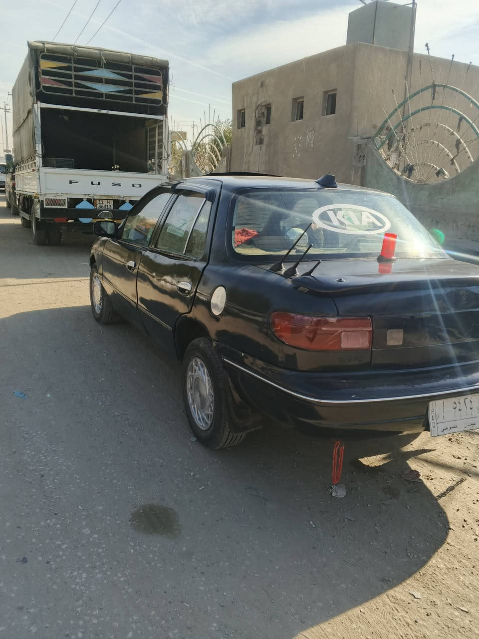 سياره كيا سيفيا للبيع موديل 1993 سياره كير جديد سياره تخم تاير  باتري جديد ظفيره جديده عقل جديد سلف جديد تخم بلاكات جديد رقم ميسان مطلوبه غرامات 300 السعر سعر 25 وبيها مجال قليل او مراوسه حسب القناعه تحويل ثاني يوم سنويه نافذه 2025 مصبوغه جماليه رقم الهاتف *********** مكاني بابل شوملي
