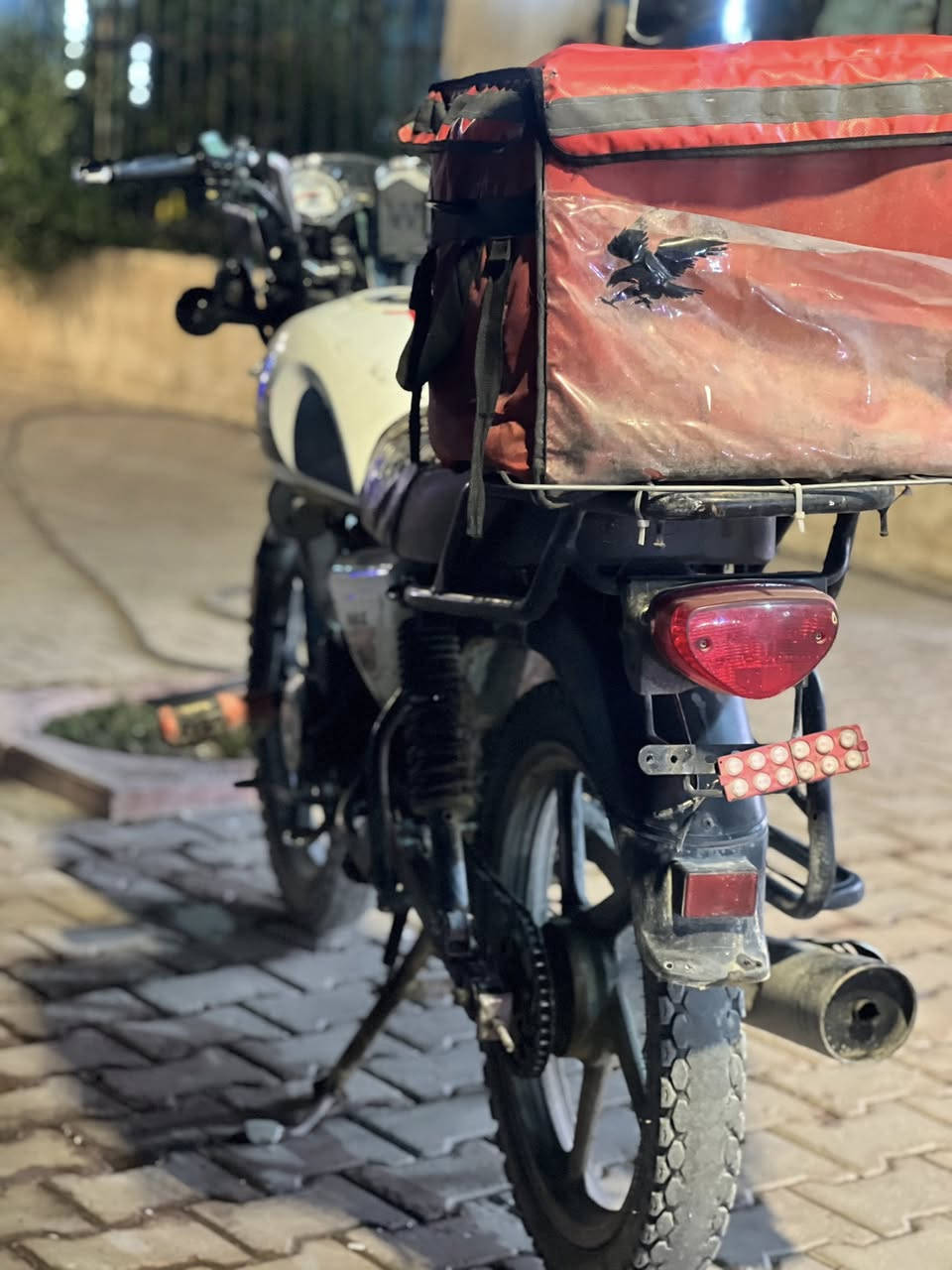 دراجة دايوان موديل ٢٠٢٢.
للبيع فقط السعر ٦٠٠ الف مجال قليل
عنواني تكريت شارع الساعه 
للاستفسار:***********
