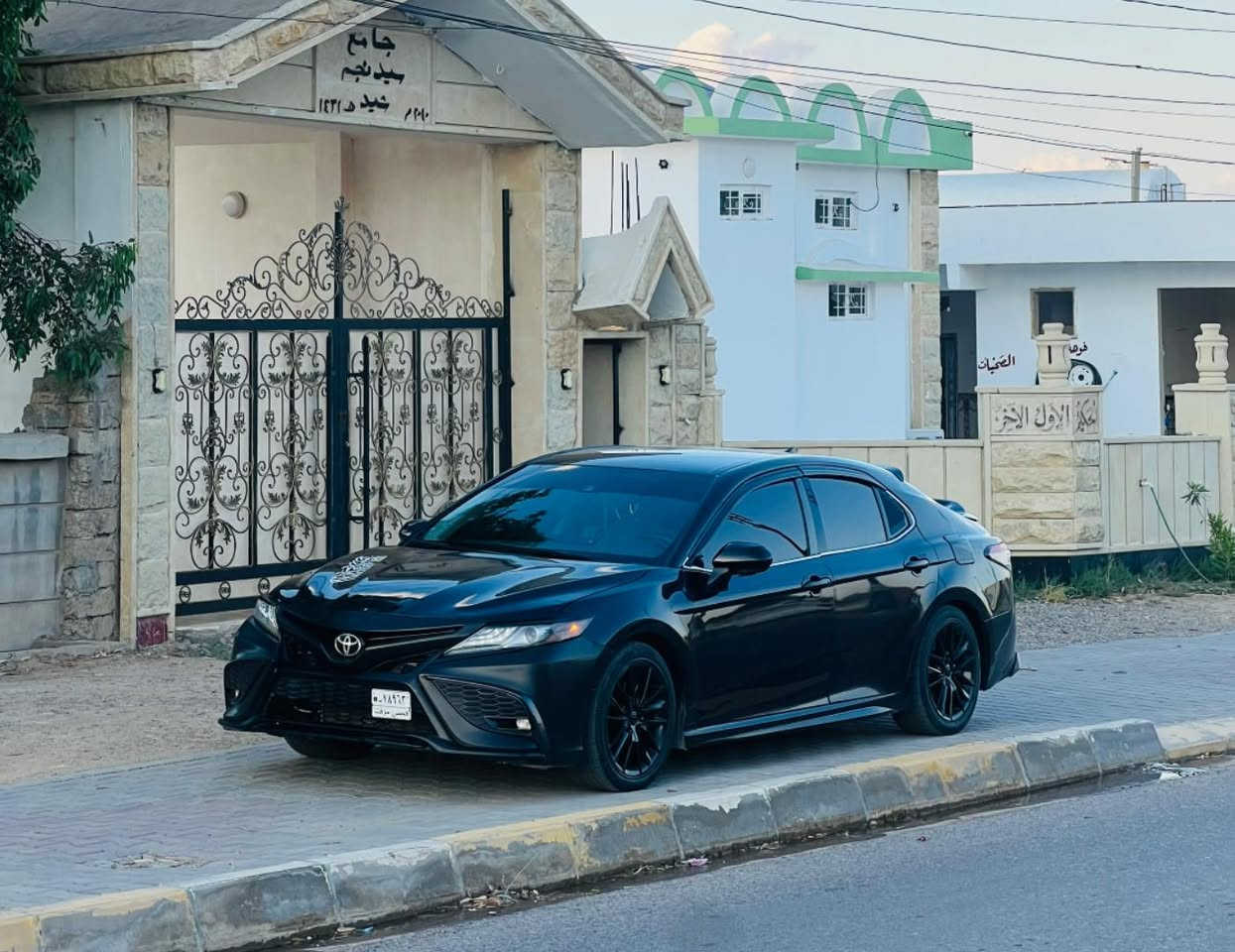السلام عليكم  للبيع كامري xse24
فول مواصفات عده الفتحه 

مواصفات الفول معروفه 

كشن هيتر 

داخل احمر 

رادار تحديد مسار 

حساسات خلفيه كامره دواره 

عداد المشي 35 الف كيلو

سياره منفيس حره تترقم جميع المحافضات عده الشمال

كير محرك شرط 

تدفئه نار تبريد يعوزو  تبديل اصبع كمبريسر فقط

سياره مصروف عليها 

ضرر السياره اربع قطع  بيها شويه وراس الشاصي اليمين بمكان البدنه بس 

سعر 175 وبيها مجال 

***********
