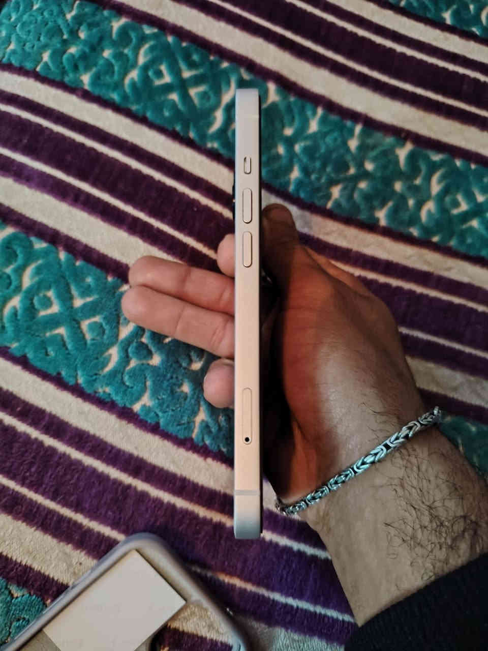 سلام عليكم من رخصة. الادمن 
ايفون 13 عادي للبيع 

ذاكرة 128بطارية 89🔋

جهاز وتر شخط ممشخوط ولا داخل صيانه تجي تفحص اله تأخذ استخدمة للترويج اخو الجديد 

العنوان: بغداد جسر ديالى 

رقم:*********** متواجد واتس رقم أو على الفيس 

سعر :575 مجال حك الجية
