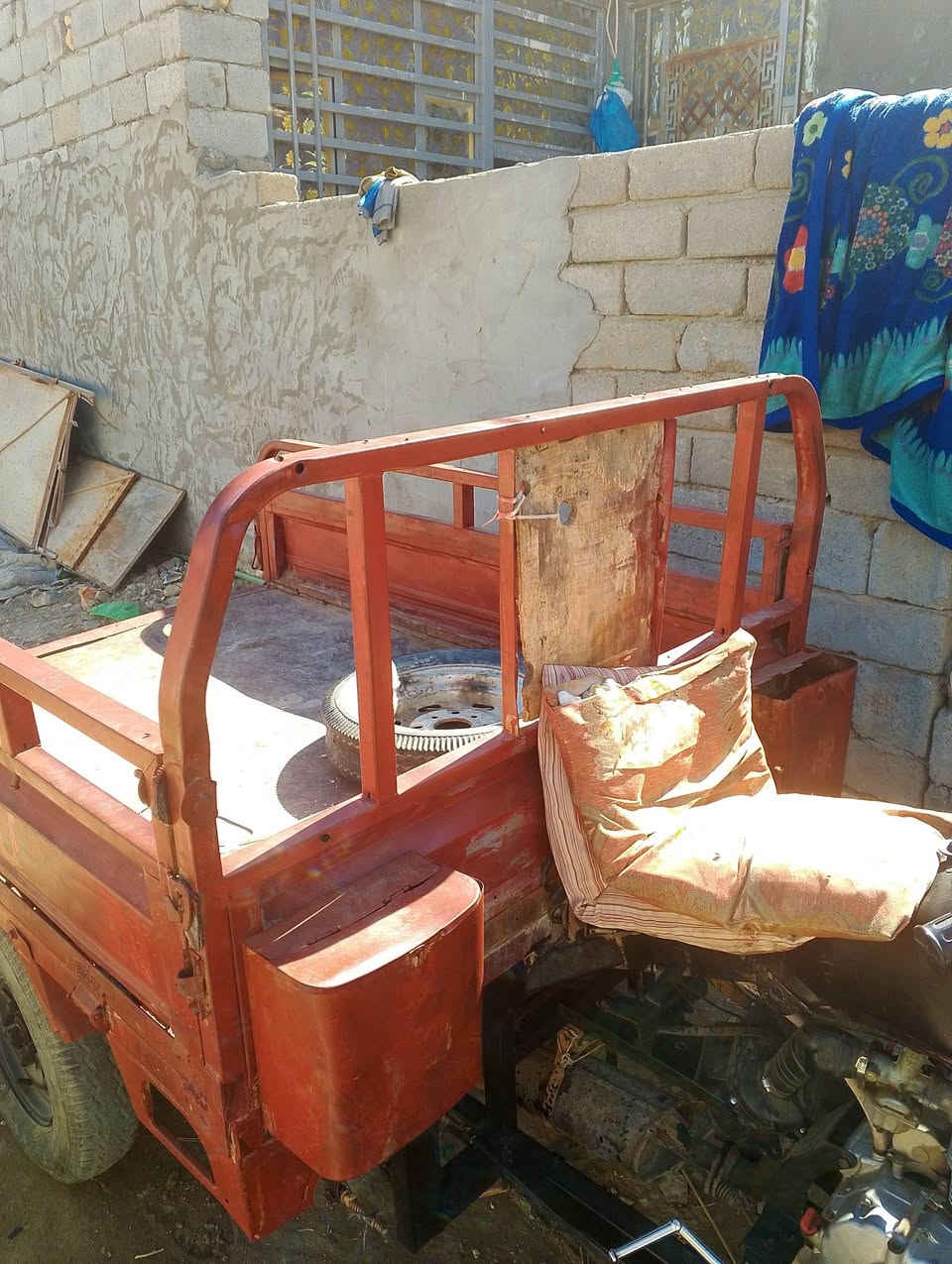 سلام عليكم  عندي بدي البيع هاذ ***********
