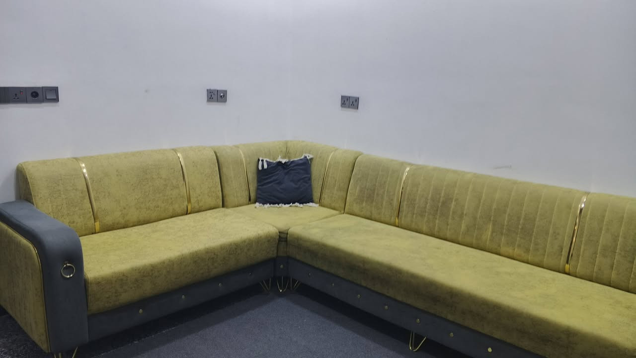 ديوان للبيع  تزكام 6امتار ونص نضيف السعر 400 وبي مجال


**إذا كنت صاحب هذا الإعلان وتريد حذفه لأي سبب، رجاءا أرسل رسالة إلى الدعم الفني**