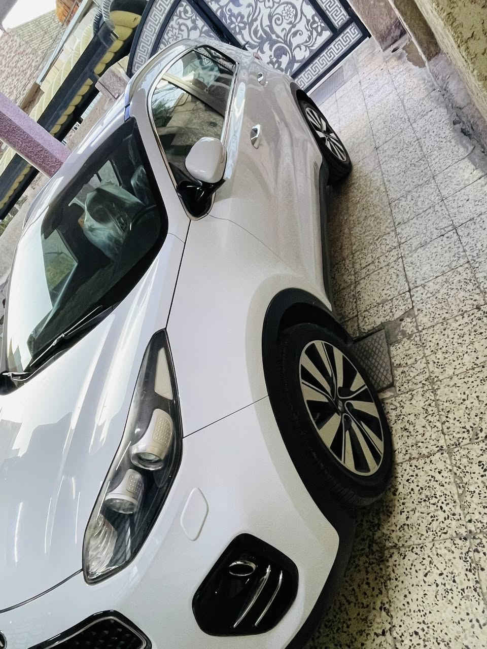 السلام عليكم
سبورتج ٢٠١٧  خليجي رقم بغداد باسمي 
كفاله عامة لا صبغ ولا بارد ولا تبديل حته دعاميات 
محرك ٢٠٠٠ دوش بلادي مامفتوح
كير بلادي مامفتوح
داخل بيجي 
مري شفط
قطعتين تبريد
حساس امامي
كامرة 
ماشيه ٩١ الف 
سيارة حيل نصيفه تجي وتشوفه
السعر ١٨٠ بيها مجال بسيط
مكاني بغداد حي العامل لاتصال ***********
