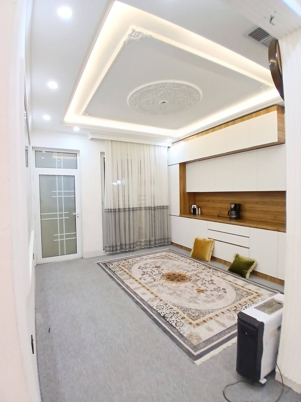 دار البيع  طابو صرف بسمي في اربيل
البيت يباع مع الاثاث او بدون اثاث حسب الإتفاق

 شقلاوه منطقه الشهيدان

المساحه ١٨٠ m

فول مواصفات

مطبخ عدد 2 حار + بارد

٣ غرف نوم

ستقبال + صاله

صحيات عدد ٣

البيت جاهز وجديد

الاستفسار مع صاحب البيت👇👇

***********
