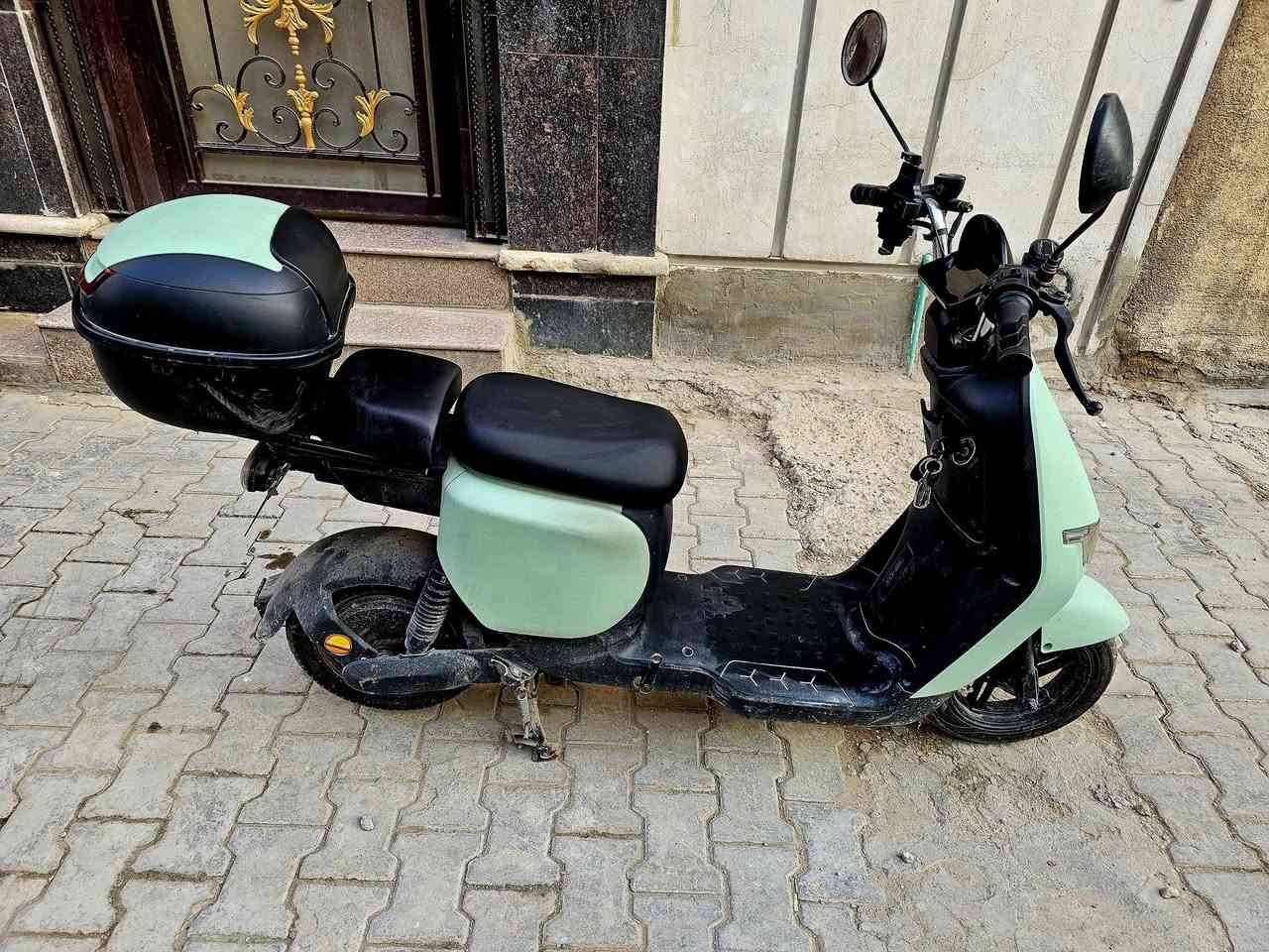 يالله . السلام عليكم شباب .. دراجه شحن 4 بطاريات
شركة الريان دراجه جديده وحلوة يعني مماشيه هواي 
سويج عدد ٢
بصمه تشغيل
جهاز انذار ،،،،، بايدرات .. شاحنه ... قفل 
ستاند صفح وتعليك خير من الله الدراجه العنوان بغداد الحرية قرب مصور عيسى السعر {425} ***********
