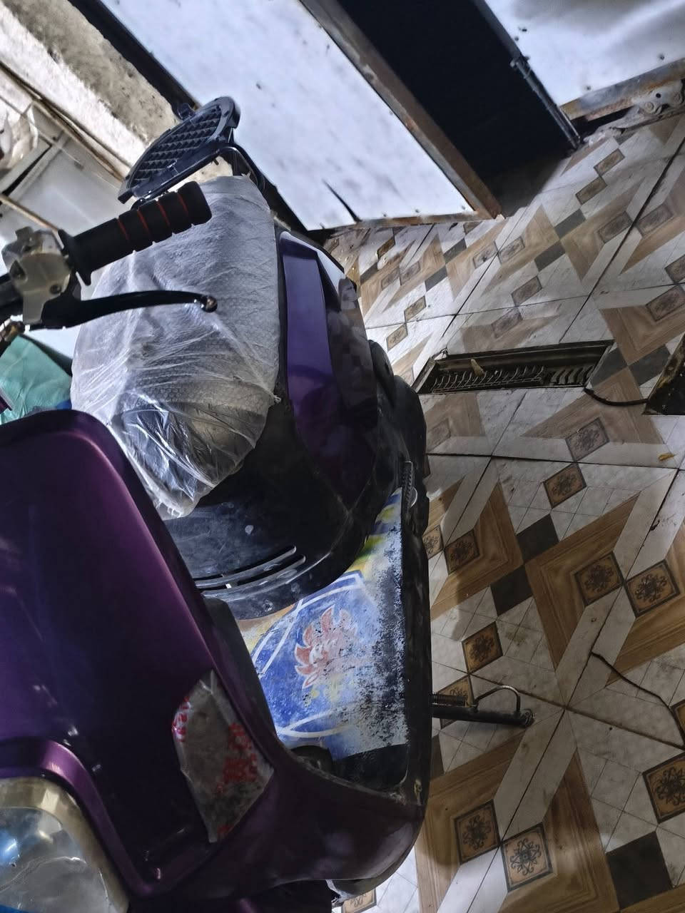 البيع دراجة بوليس ياباني نوزل دراجة حلوة كلة شغال نكرة شلف مكينة ناعمة من اشتريتها كالولي مامفتوح تجي تفحص وتقتنع السعر350بيهة مجال حك الجية مكاني كربلاء حي الغير يم الصورة للتصال *********** موجود خاص
