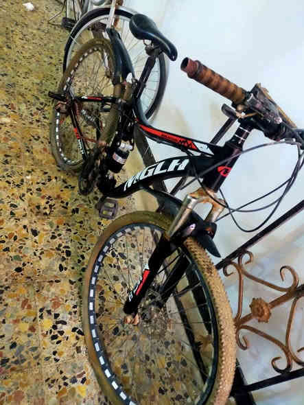 بايسكلات للبيع الواحد 40 مكان كربلاء حي الوفاء الإستفسار *********** بس الاسود جديد عوزه تايرات زنجيل
