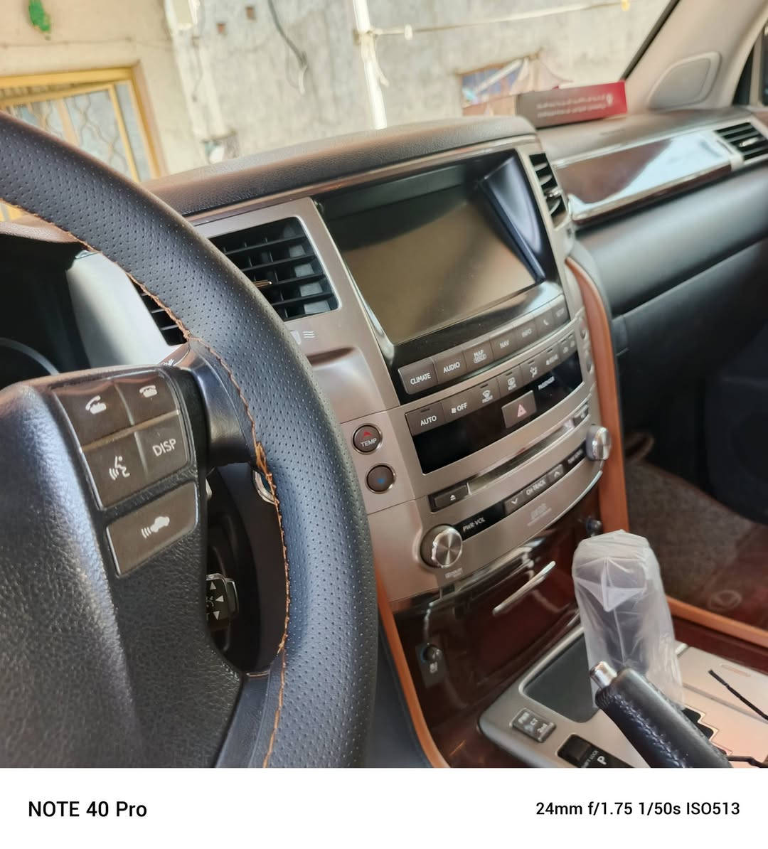 السلام عليكم الكزز للبيع مديل 13  السيارة حلوه كفاله هاذه رقمي *********** السعر أن تصل عله هاذ الرقم وتدلل
