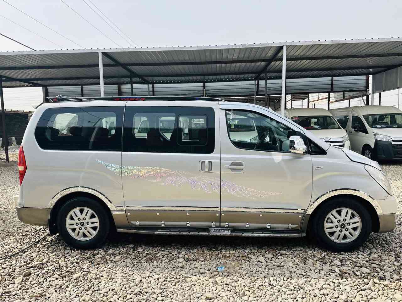 السلام عليكم يوجد. ستاركس مسكر كير عادي 2009رقم كربلاء نكليزي ألون سلافر . حداديه تخم تاير سياره كفله من الضربه والعيب الشرعي بيه  رش صبغ بدون ضربه الستفسار وباتصال عله التالي.   المكان بابل الشوملي معرض سيد اكرم الشرفي 
    .     ***********
