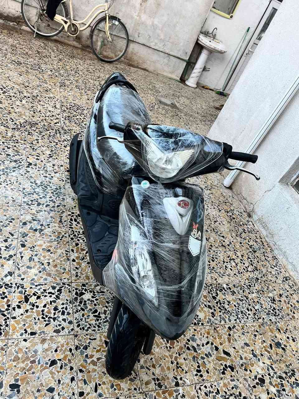 دراجة كامكوا V2 مكينه 125 شرط الفحص  بيها عقد شراح من الخان في النجف مكينه ما مفتوحه شرط تفحص وتاخذ للتواصل ***********
