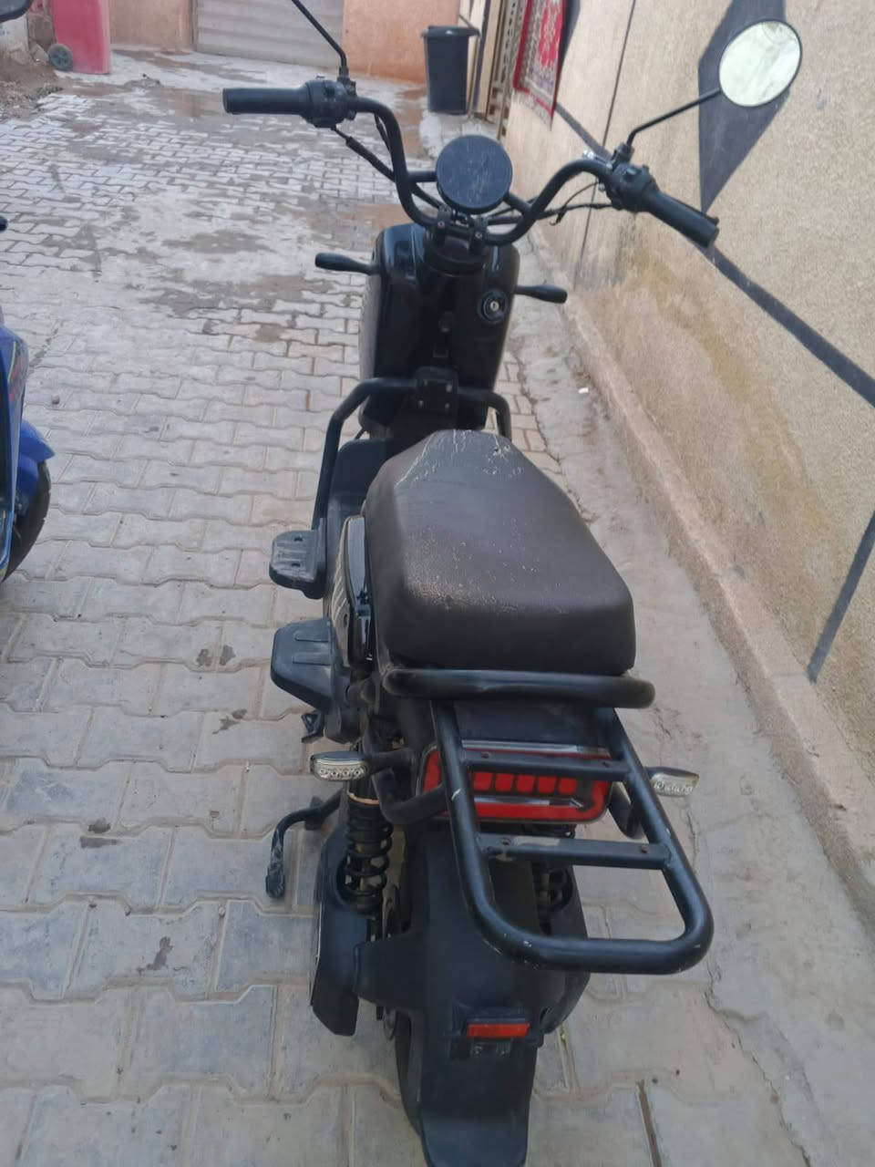 دراجه شحن ملفها 1500بطاريات جدد شوف بعينك  نوع ماتركس تمشيك بل شحنه 50كيلو شغل لايت عالي ناصير هون سعر 475وبيها مجال عنوان جسر ديالي للاستفسار ***********
