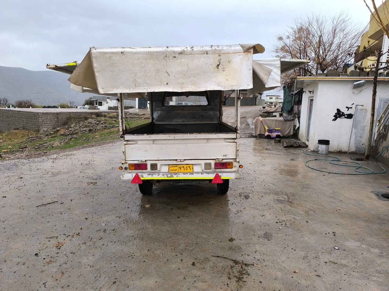 هایڤی مۆدێل 2006
بەشەرتی گێڕو مەکینەو عەکسل  
بەشەرتی فیتەر پاتری لۆک تەیای لۆک  
ناوبۆدی تێگیراوە کامل چاتر
بۆهەموو ئیشک دەبێت و هەر 
چوارلەی دەکرێتەوە
ماڵی دۆستەکامل کارەبەی مەزبووتە  مەنەفێسی لەگەڵە ڕزیوی نیەو بەشەرتی شەنسی 
نرخی 18گەڵاومەجالێکی کەم 
لەسلێمانیم توەسپی 
*********** السليمانية, العراق
