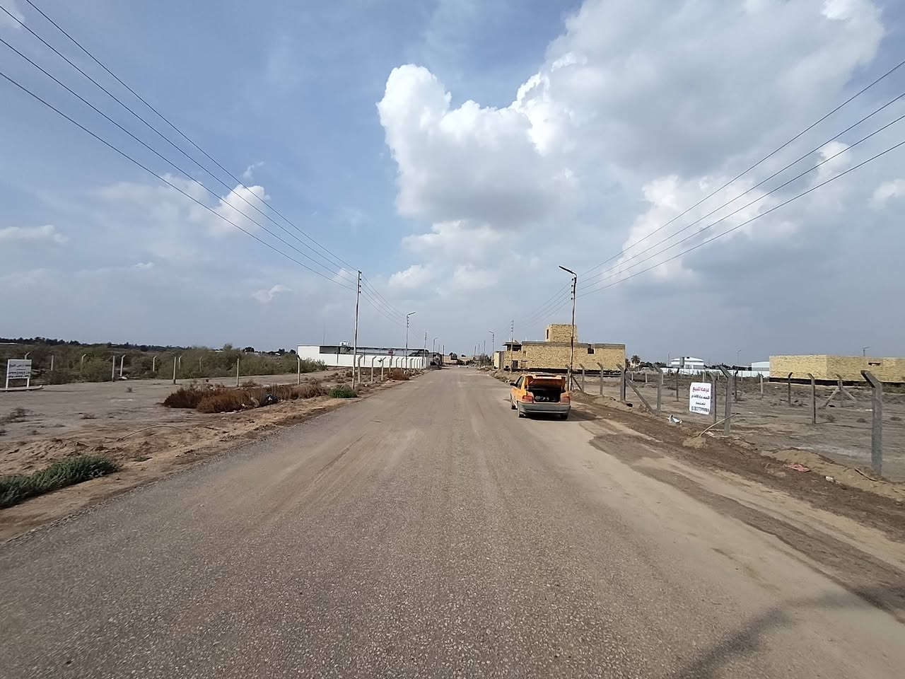 #الديوانيه قطعة ارض للبيع المساحه 400 متر 
الموقع... مجمع نزلة شعيب ثالث قطعة عن الشارع العام 
كافة الخدمات تبليط ماء كهرباء 
للاستفسار.***********
