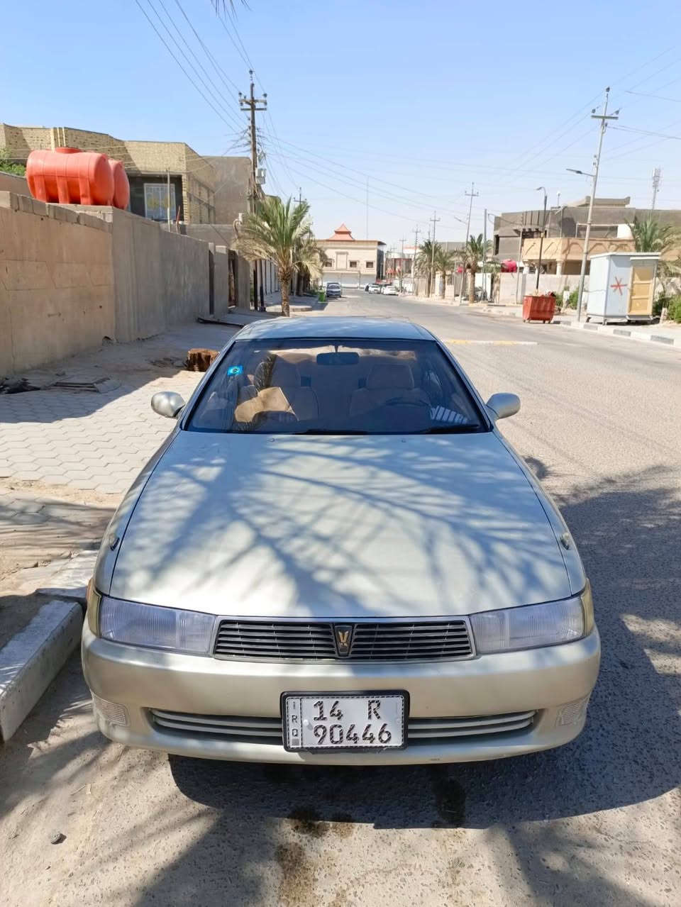 سيارة كرستا ذهبي نظيفة رقم بصرة انكليزي مكينة ونجي مكفولة من العيب الشرعي  *********** فاو, البصرة
