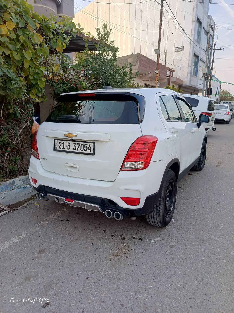 نرخ 99وەرقە مەجال
وارد امریکی 
مەکینەی 14 توربو 
سەنەوی بە سەر چوە 
سەنەوی بە ناو خومە
120هەزار رویشتوە
بونیت گوڕاوە 
کوبونی بەنزین هەیە 
چوار تایەی تازیە
شوین کەرکوک 
***********
