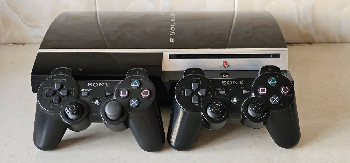PS3 Fat CECHL04 بۆ فرۆشتن
✅ مودێل: CECHL04 (European) ✅ هارد: 298GB ✅ HEN لەسەرە ✅ ٢ دەستکۆنتڕۆڵەر ✅ HDMI، پاوەر و کێبڵی شارجکردن لەگەڵیە ✅ هەموو شتێک تەواو کار دەکات و ئامادەی تاقیکردنەوەیە.
💰 نرخ: 190,000 دینار 📍 شوێن: گەرمیان / ڕزگاری
📩 ئەگەر کڕیاریت، نامە بنێرە.

🎮 للبيع PlayStation 3 (PS3) FAT
✅ الموديل: CECHL04 (أوروبي) ✅ الهارد: 298GB ✅ الجهاز عليه HEN وجاهز لتشغيل الألعاب ✅ مع يدين أصليتين ✅ جميع الكيبلات موجودة (HDMI + الكهرباء + سلك الشحن) ✅ الجهاز يعمل بشكل ممتاز، والفحص والتجربة متاحة قبل الشراء.
💰 السعر: 190,000 دينار عراقي (قابل للتفاوض بشكل بسيط)
📍 الموقع: قضاء رزگاري – كرميان
📩 للاستفسار أو الشراء، راسلني على الخاص كالار, السليمانية


**إذا كنت صاحب هذا الإعلان وتريد حذفه لأي سبب، رجاءا أرسل رسالة إلى الدعم الفني**