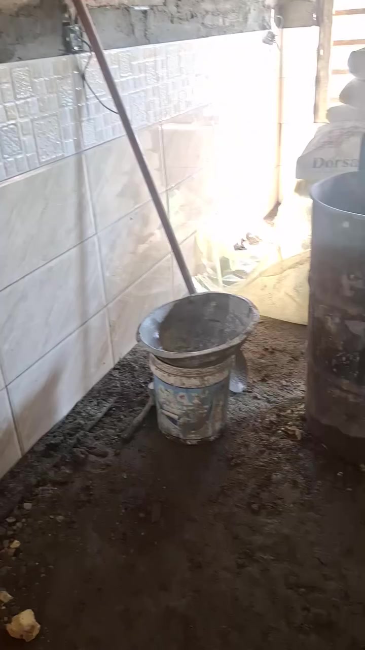 للبيع ٦٥ وبي مجال بل تقيه قرب مازن البنجرجي ١٠٠ متر غرفه النوم وصاله ومطبخ صحيات ل***********
