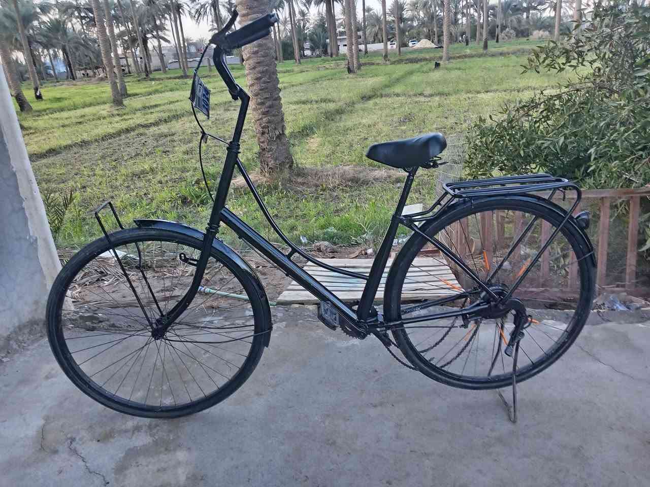 بايسكل للبيع حجم 27
لون اسود مصبوغ
سعر 45
 ***********
كامل وجاهز 
مكان بابل هاشمية
