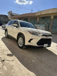 للبيع تيوتا كراند هايلاندر 2024   مواصفات xle   ماشيه 39053km حادث  بن...