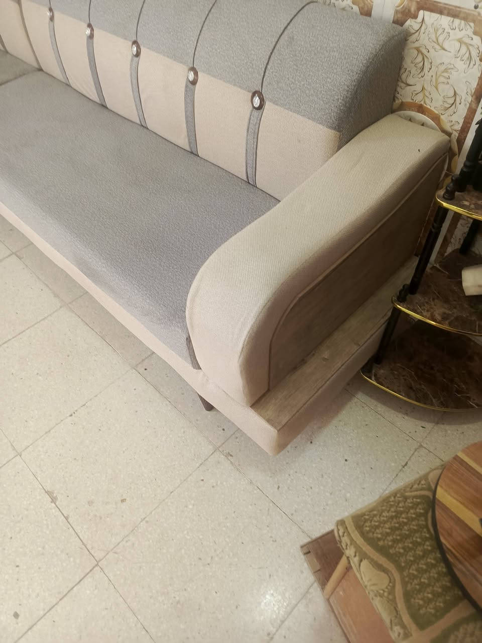 اسلام عليكم
القماش كتان 
شرط بلوك اسود 
جديد غير مستخدم 
مكاني حله نادر الثانيه عله الخدمي 
***********واتساب
