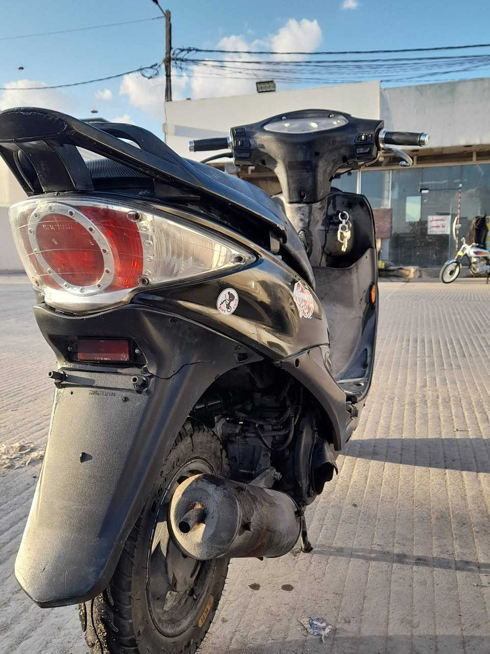 سلام عليكم
كامكو J4 للبيع

لايت زوج زنون

كفرات وسواد بلاد ختم واحد وي المحرك

شلعه ومعدل كلجات فول اصليات

كهربائيات كلها شغاله

بيها كسر بسيط من نزلتها من ربمه بهذا الشكل قبل شهر

دراجه خير من لله كامله

رقمي *********** 

مكاني نجف ميلاد
