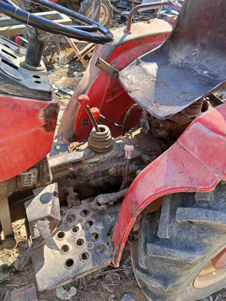 للبيع ينمر 18 حصان دبل اكسل مع رفاس 3 سلندر ملحقات رباشة تخم تاير ***********
