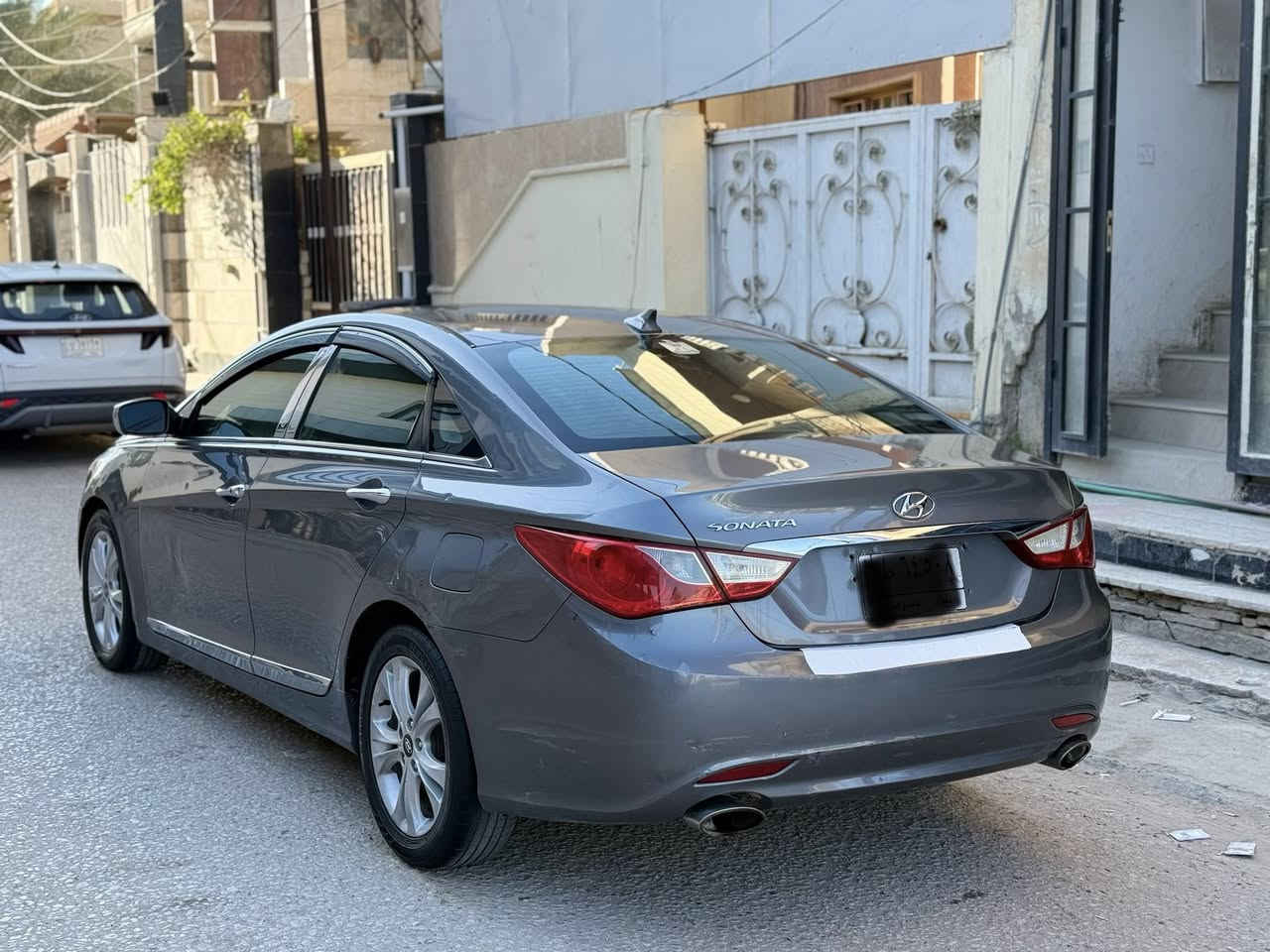 السلام عليكم سوناتا موديل 2011 وارد امريكي فول موصفات  فتحه   رقم بغداد محرك ٢٤٠٠ بيها صبغ ثلاث قطع بدون دواخل سعرها 95  وبيها مجال ***********
