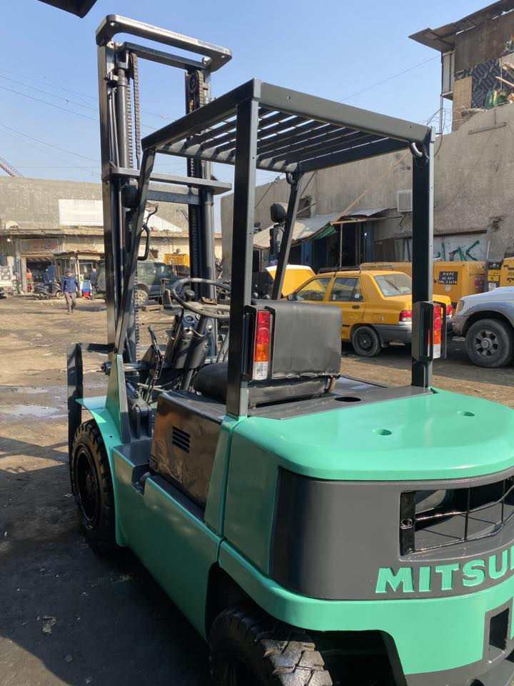 سلام عليكم اللبيع رافعه 
2 طن جب عالي كير اوتامتيك 
كاز جاهزه العمل كل نقص مابيه 
رافعه جديده ***********
