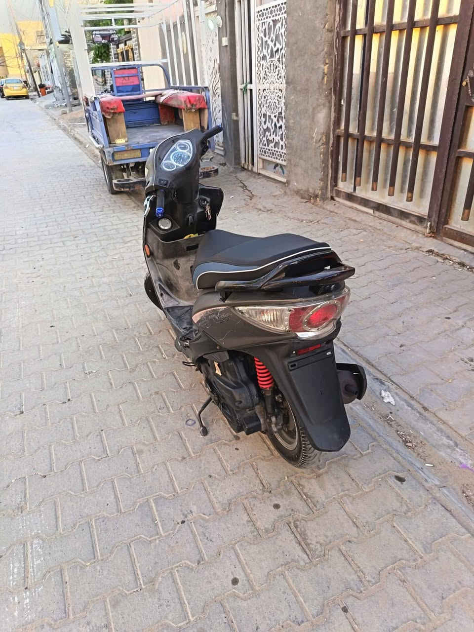 دراجه جي فور كامكو للبيع دراجه صاله سبوعين من منزليه من الحاويه شلعه معدل فول وين ميعجبك افحص سعر 700 مكان كوفه حي ميسان رقم بي واتساب ***********
