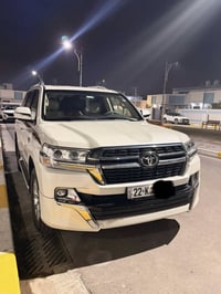 لاندكروزر ٢٠٢١ • ٢٥٠٠٠ كم • زيرو