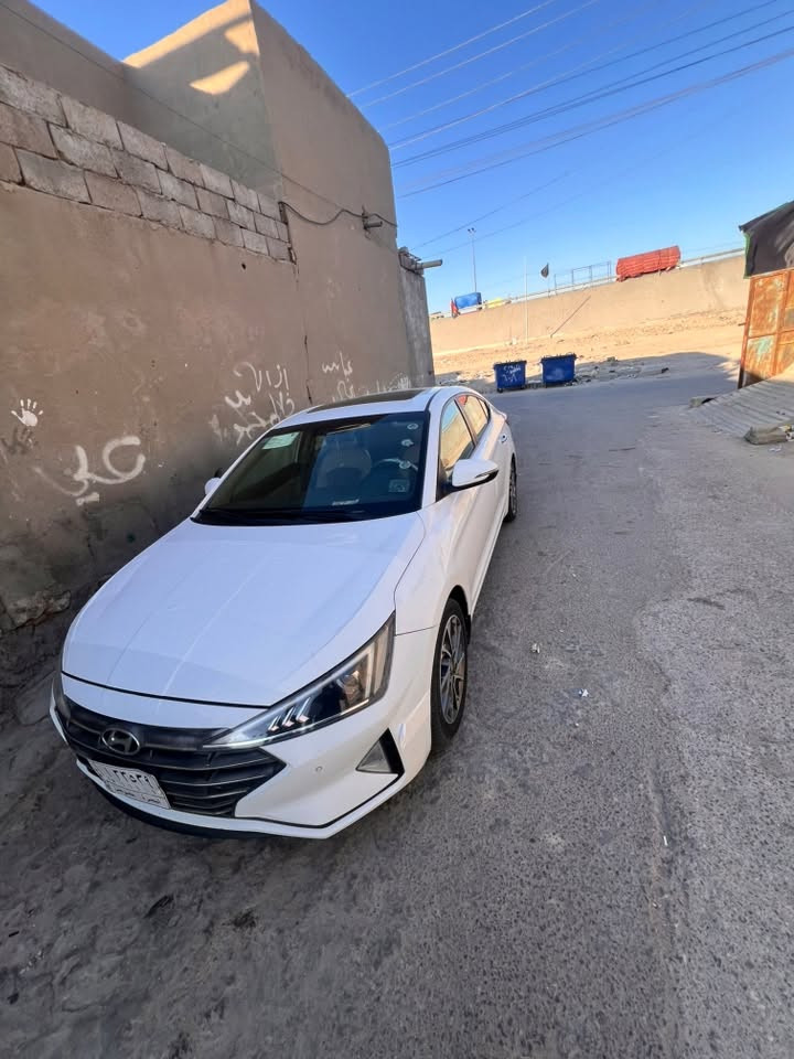النترا 2020 وارد خليجي كفاله عامه عدا البنيد طايحه عليه طابوكه ومامعدلهه تنشاف شوف العين 
مري جانبيه كهربائيه 
كشنات جلد
تبريد قطعتين
رقم بصرة ابيع شرط التحويل
ماشيه 91800
السعر 158
الرقم /***********
